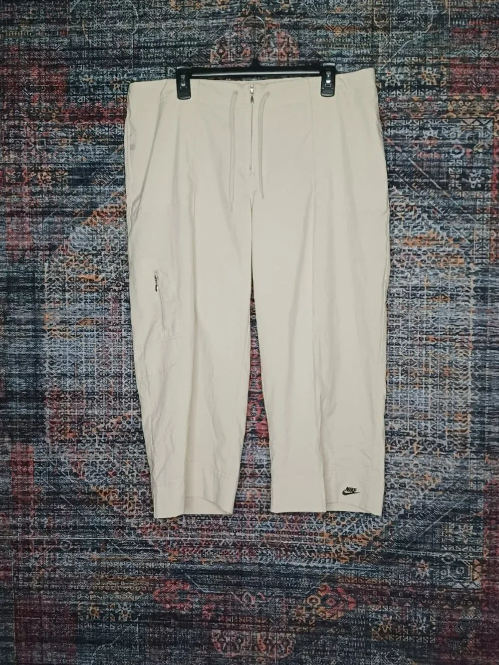 Vintage Nike Y2K womens solid light khaki pintuck wide leg cargo capris XL